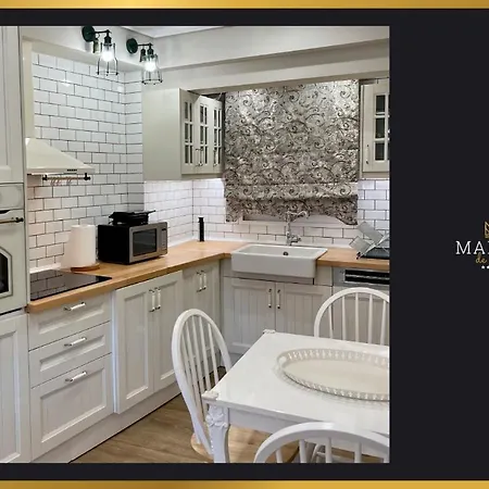 Maison De Luxx A3 * Larissa